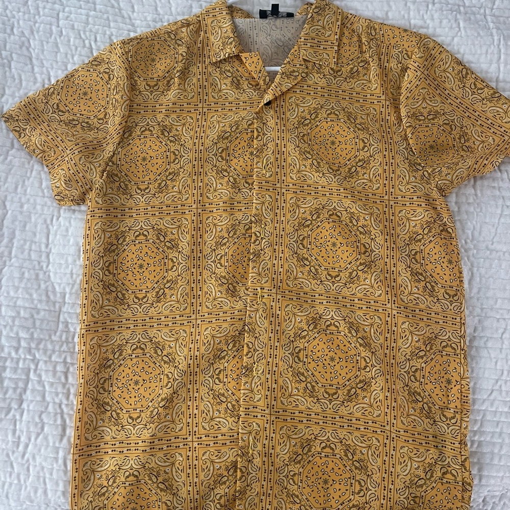 Yellow BOOHOO man shirt